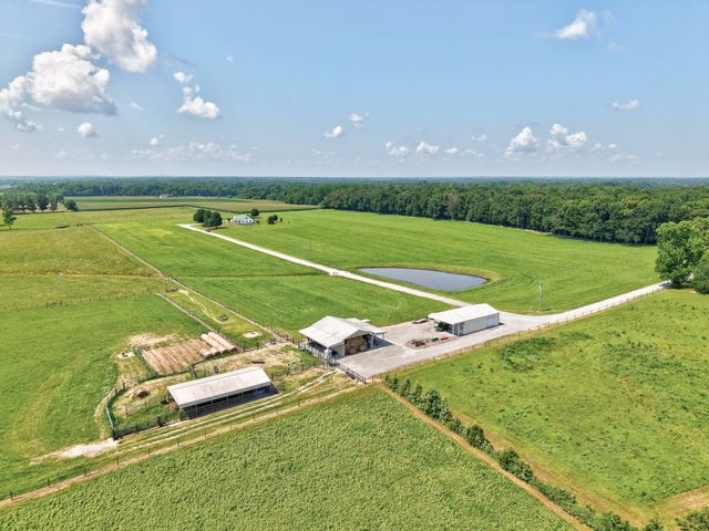 214 Camargo Rd, Fayetteville, TN 37334