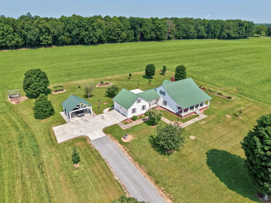 214 Camargo Rd, Fayetteville, TN 37334