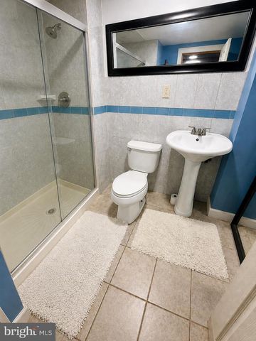 1380 WESTBURY DR, Philadelphia, PA 19151