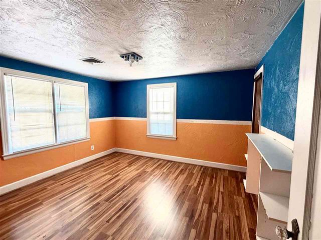 1124 NW Elm Ave, Lawton, OK 73507