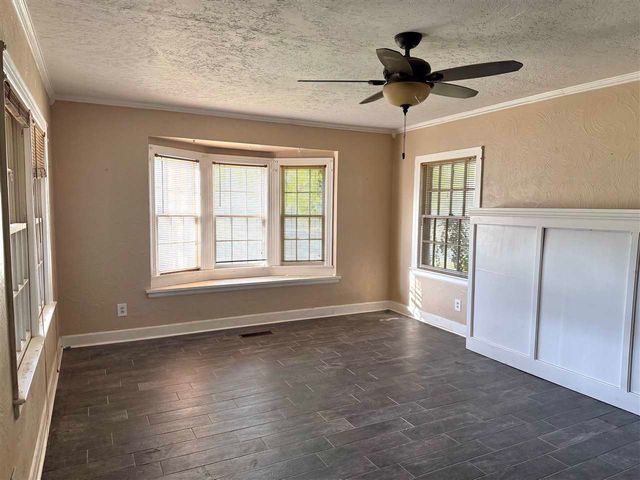 1124 NW Elm Ave, Lawton, OK 73507
