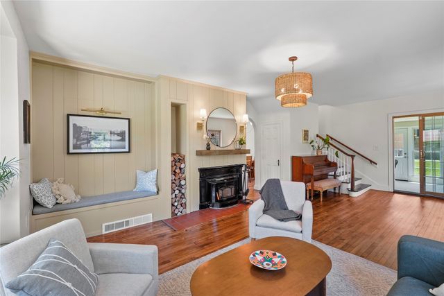 301 GLENRUADH Avenue, Erie, PA 16505