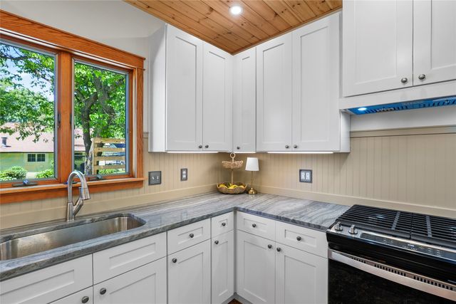 301 GLENRUADH Avenue, Erie, PA 16505