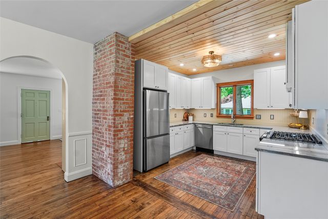 301 GLENRUADH Avenue, Erie, PA 16505