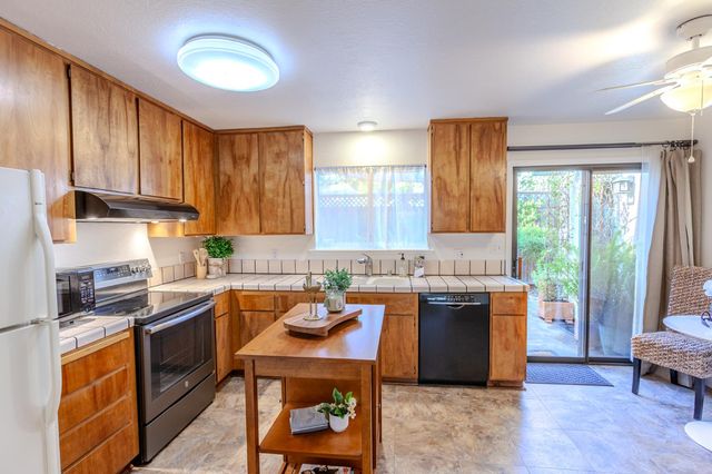 5417 19th Ave, Sacramento, CA 95820