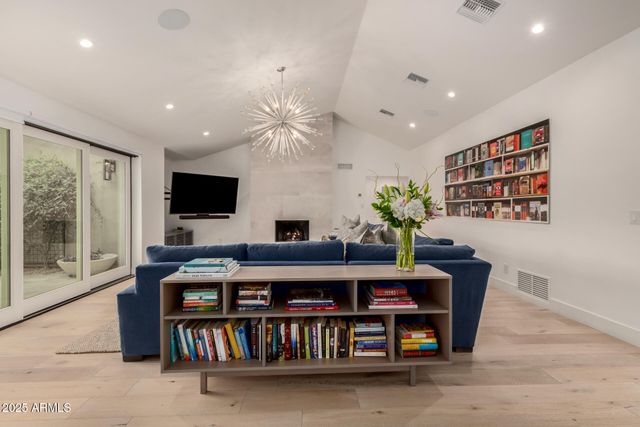 4544 E ONYX Avenue, Phoenix, AZ 85028