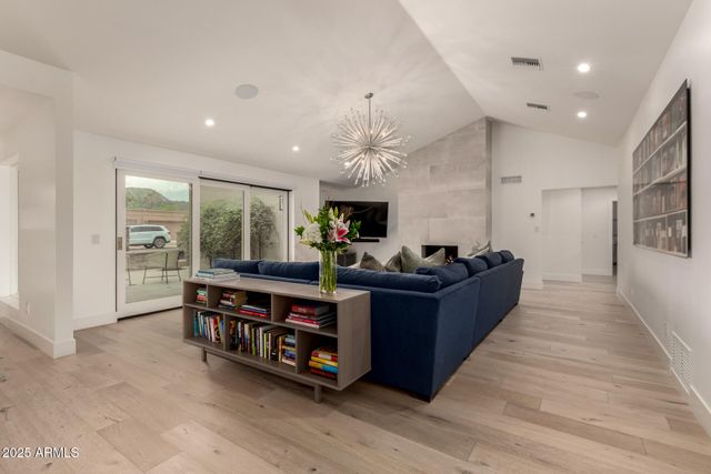 4544 E ONYX Avenue, Phoenix, AZ 85028