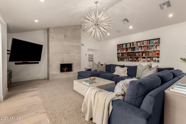 4544 E ONYX Avenue, Phoenix, AZ 85028