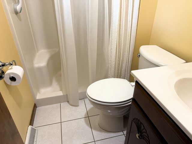 300 Fieldstone Lane, Dixon, IL 61021