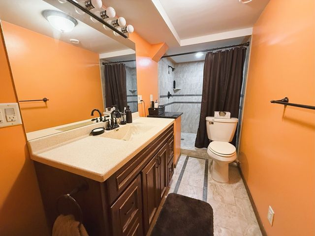 300 Fieldstone Lane, Dixon, IL 61021