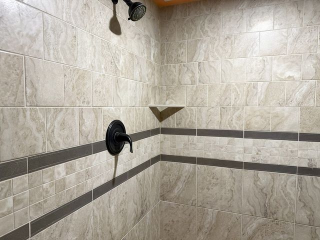 300 Fieldstone Lane, Dixon, IL 61021