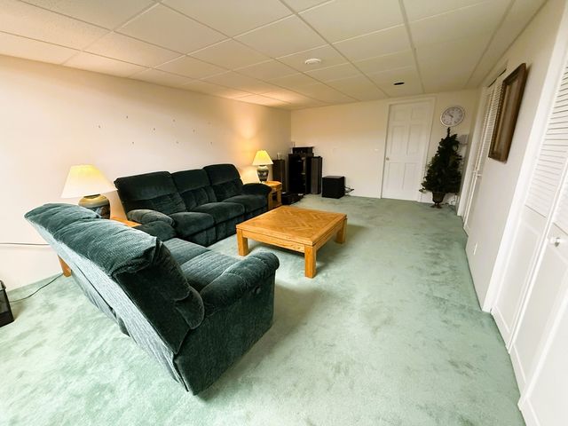 300 Fieldstone Lane, Dixon, IL 61021