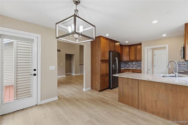 1171 Creekside Court, Burton, MI 48509