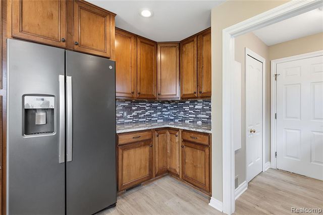 1171 Creekside Court, Burton, MI 48509
