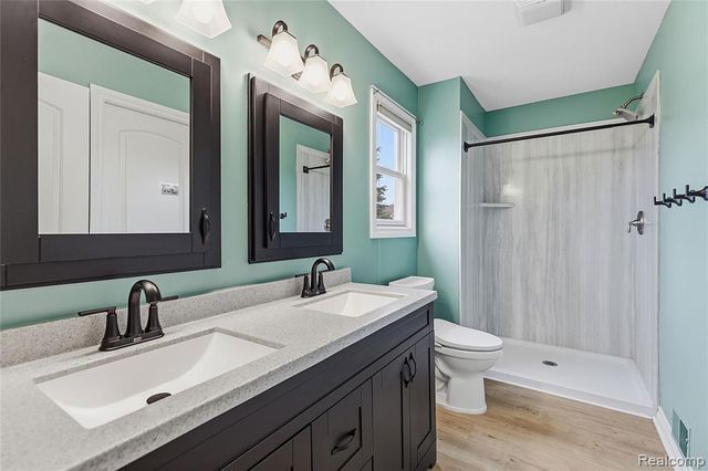 1171 Creekside Court, Burton, MI 48509