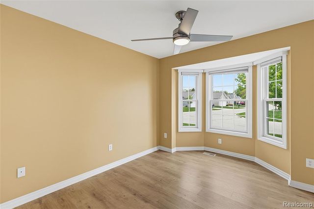 1171 Creekside Court, Burton, MI 48509