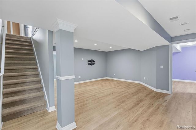 1171 Creekside Court, Burton, MI 48509