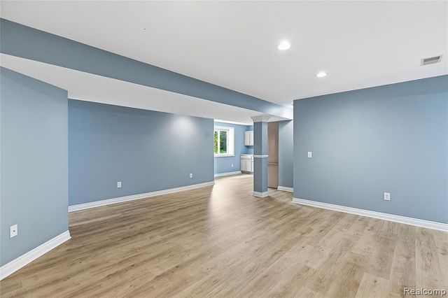 1171 Creekside Court, Burton, MI 48509