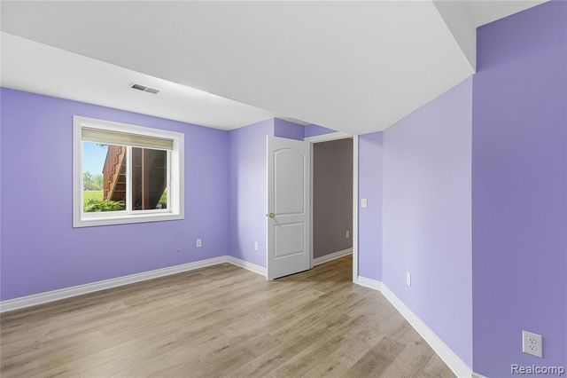 1171 Creekside Court, Burton, MI 48509