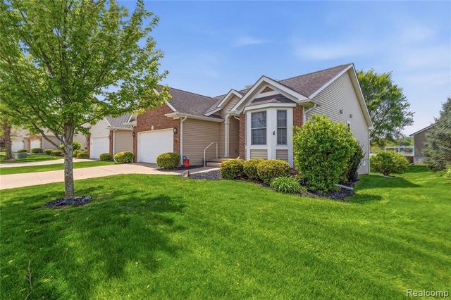 1171 Creekside Court, Burton, MI 48509