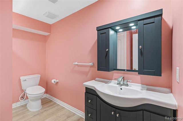 1171 Creekside Court, Burton, MI 48509