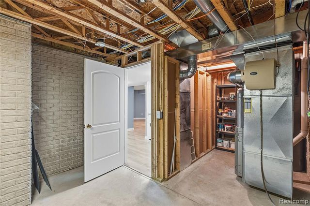 1171 Creekside Court, Burton, MI 48509