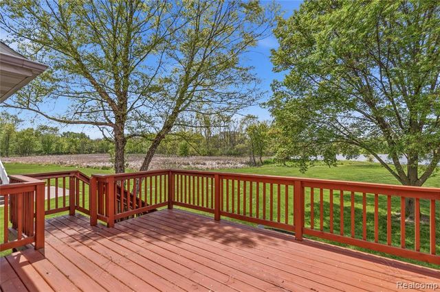 1171 Creekside Court, Burton, MI 48509