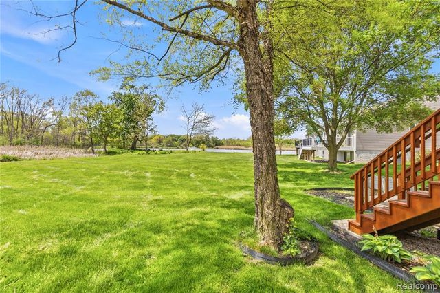 1171 Creekside Court, Burton, MI 48509