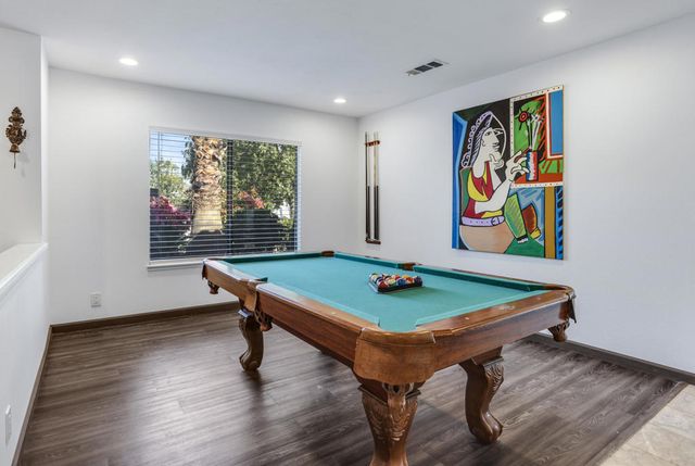 1233 E Via Escuela, Palm Springs, CA 92262