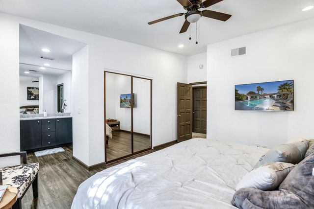 1233 E Via Escuela, Palm Springs, CA 92262
