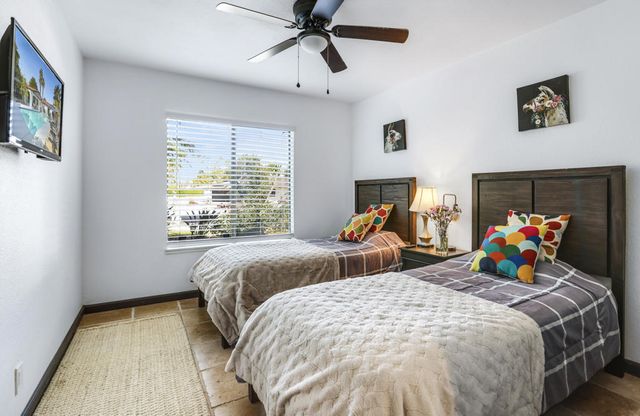 1233 E Via Escuela, Palm Springs, CA 92262