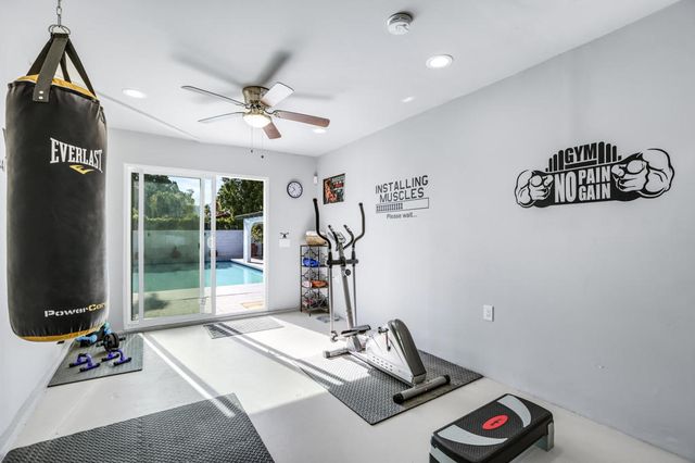 1233 E Via Escuela, Palm Springs, CA 92262