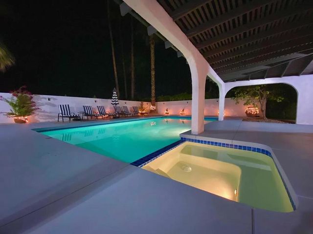 1233 E Via Escuela, Palm Springs, CA 92262