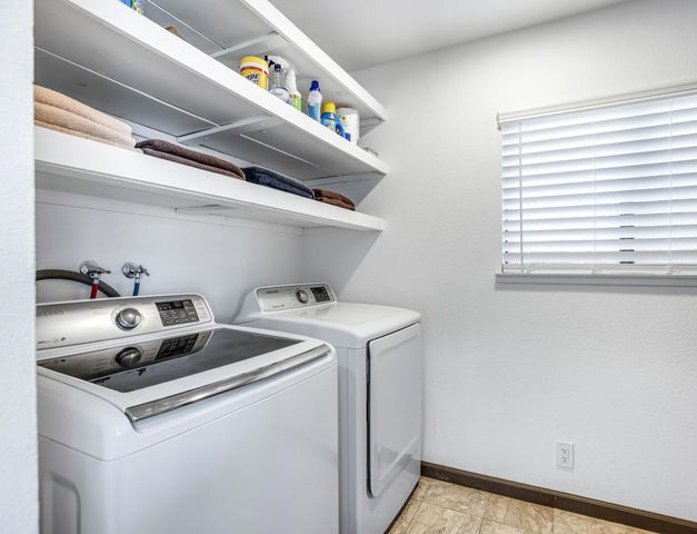 1233 E Via Escuela, Palm Springs, CA 92262