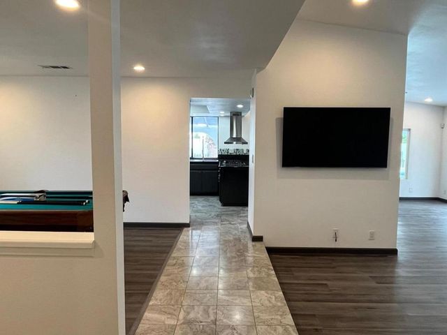1233 E Via Escuela, Palm Springs, CA 92262