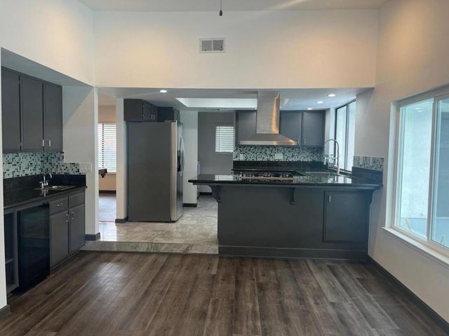 1233 E Via Escuela, Palm Springs, CA 92262