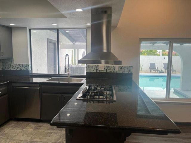 1233 E Via Escuela, Palm Springs, CA 92262