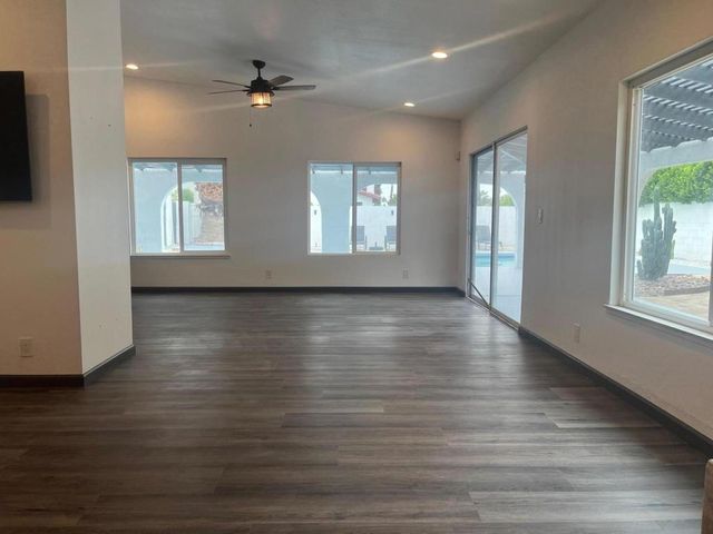 1233 E Via Escuela, Palm Springs, CA 92262
