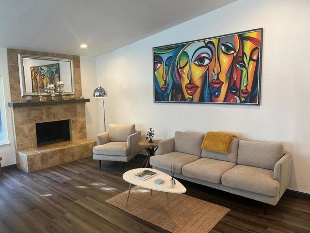 1233 E Via Escuela, Palm Springs, CA 92262