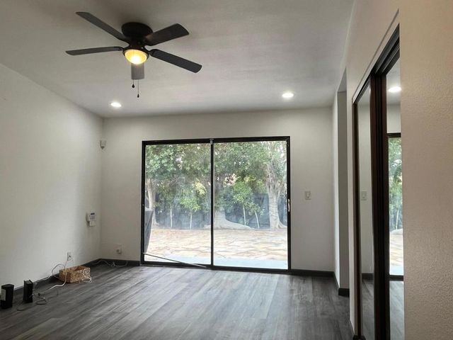1233 E Via Escuela, Palm Springs, CA 92262