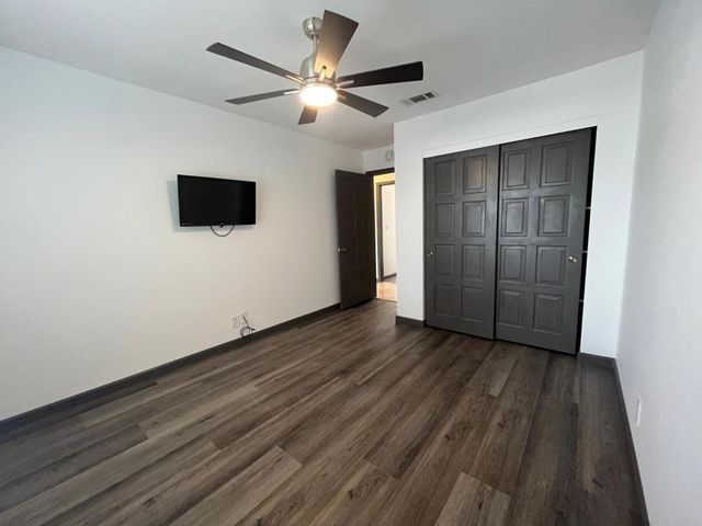 1233 E Via Escuela, Palm Springs, CA 92262