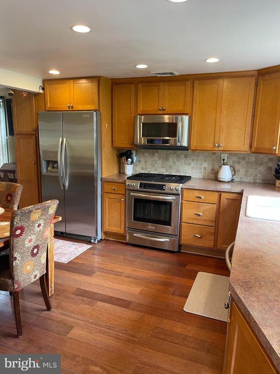 503 BURTON RD, Oreland, PA 19075