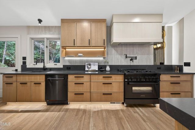 3601 Swann Street, Raleigh, NC 27612