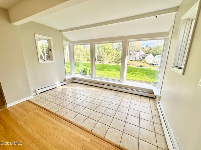 25 Shadow Wood Way, Clifton Park, NY 12019