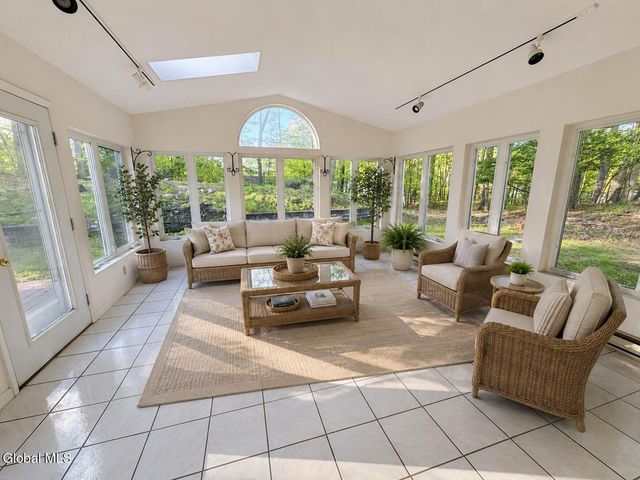 25 Shadow Wood Way, Clifton Park, NY 12019