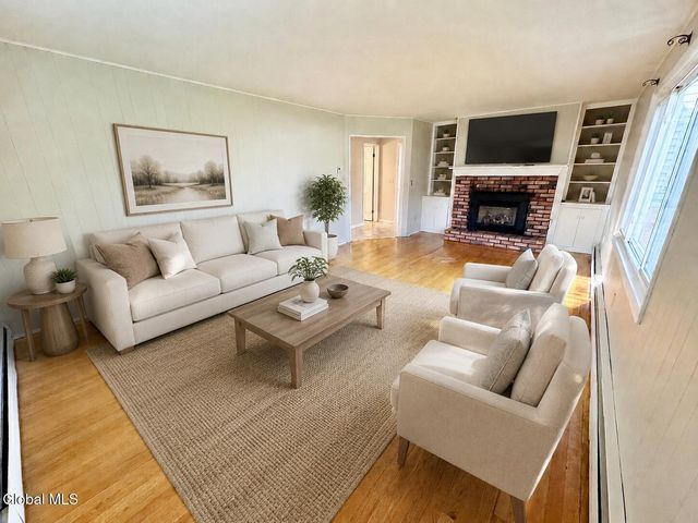 25 Shadow Wood Way, Clifton Park, NY 12019