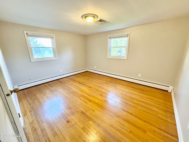 25 Shadow Wood Way, Clifton Park, NY 12019