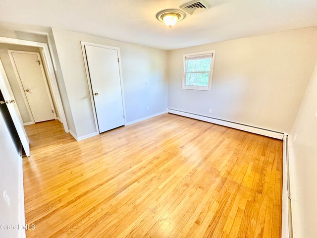 25 Shadow Wood Way, Clifton Park, NY 12019