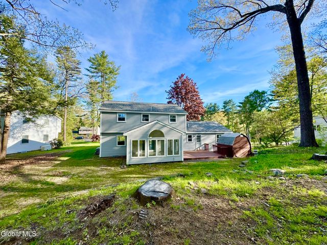 25 Shadow Wood Way, Clifton Park, NY 12019
