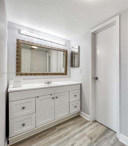3475 N Country Club Dr 503, Aventura, FL 33180